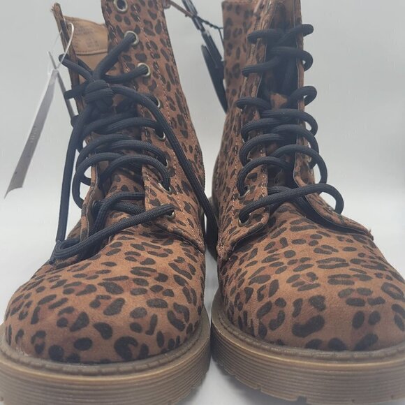 Leopard Women's Lug Boot 7 NWT - Picture 9 of 9